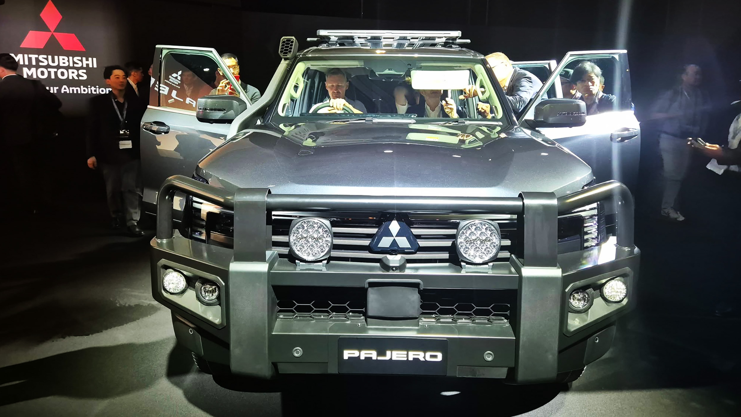 Mitsubishi Pajero Rugged Trim - Mitsubishi Brunei (2)