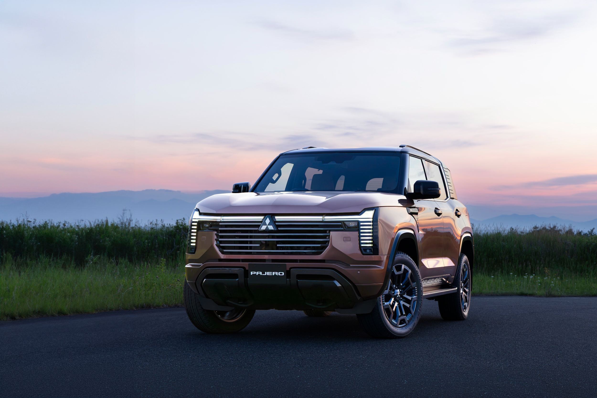 2027 Mitsubishi Pajero (1)