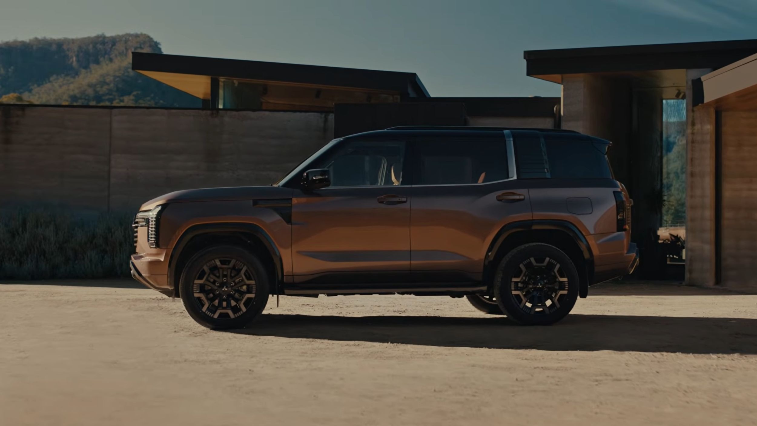 2027 Mitsubishi Pajero (29)