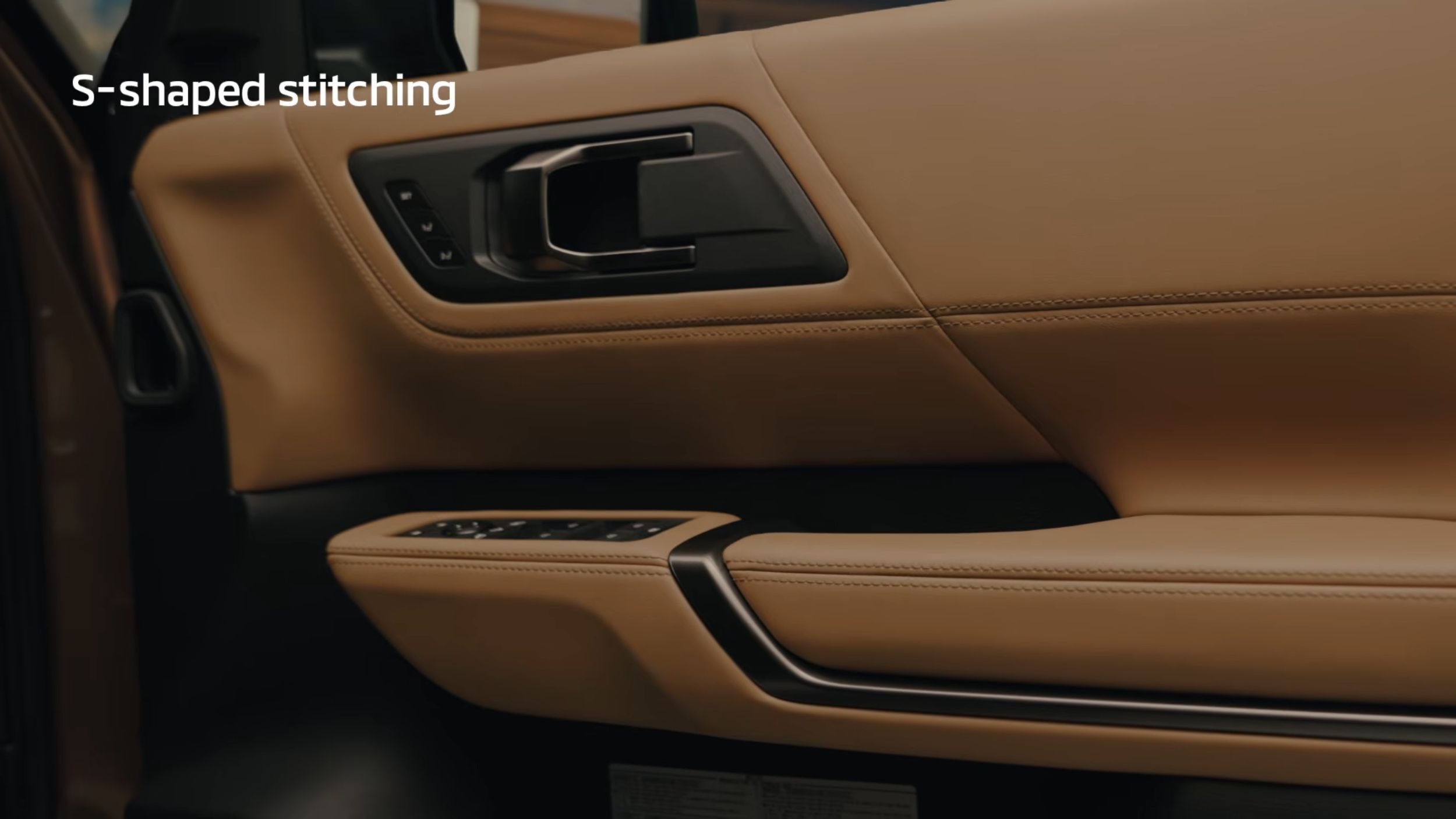 2027 Mitsubishi Pajero (35)