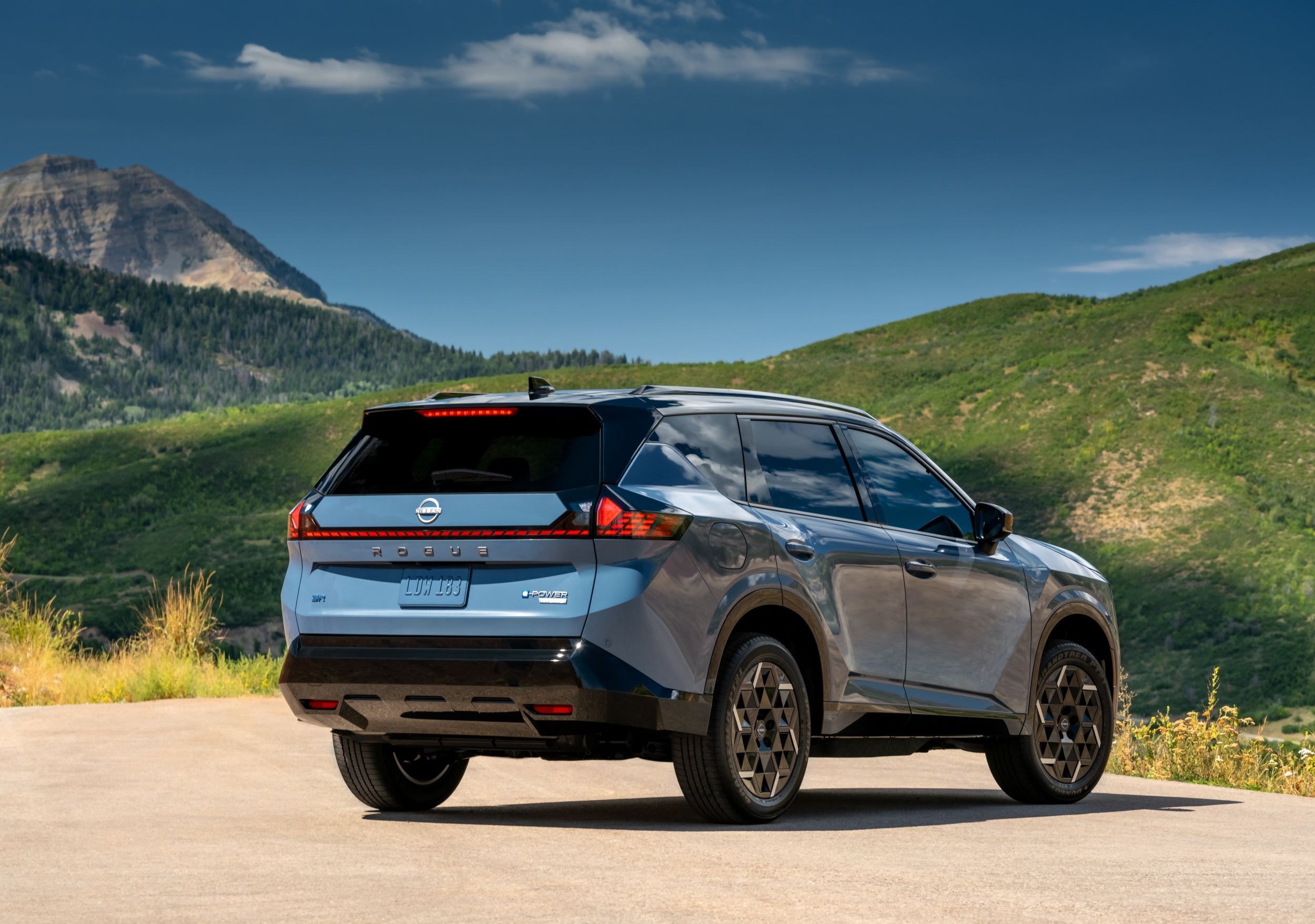 2027 Nissan Rogue Hybrid (12)