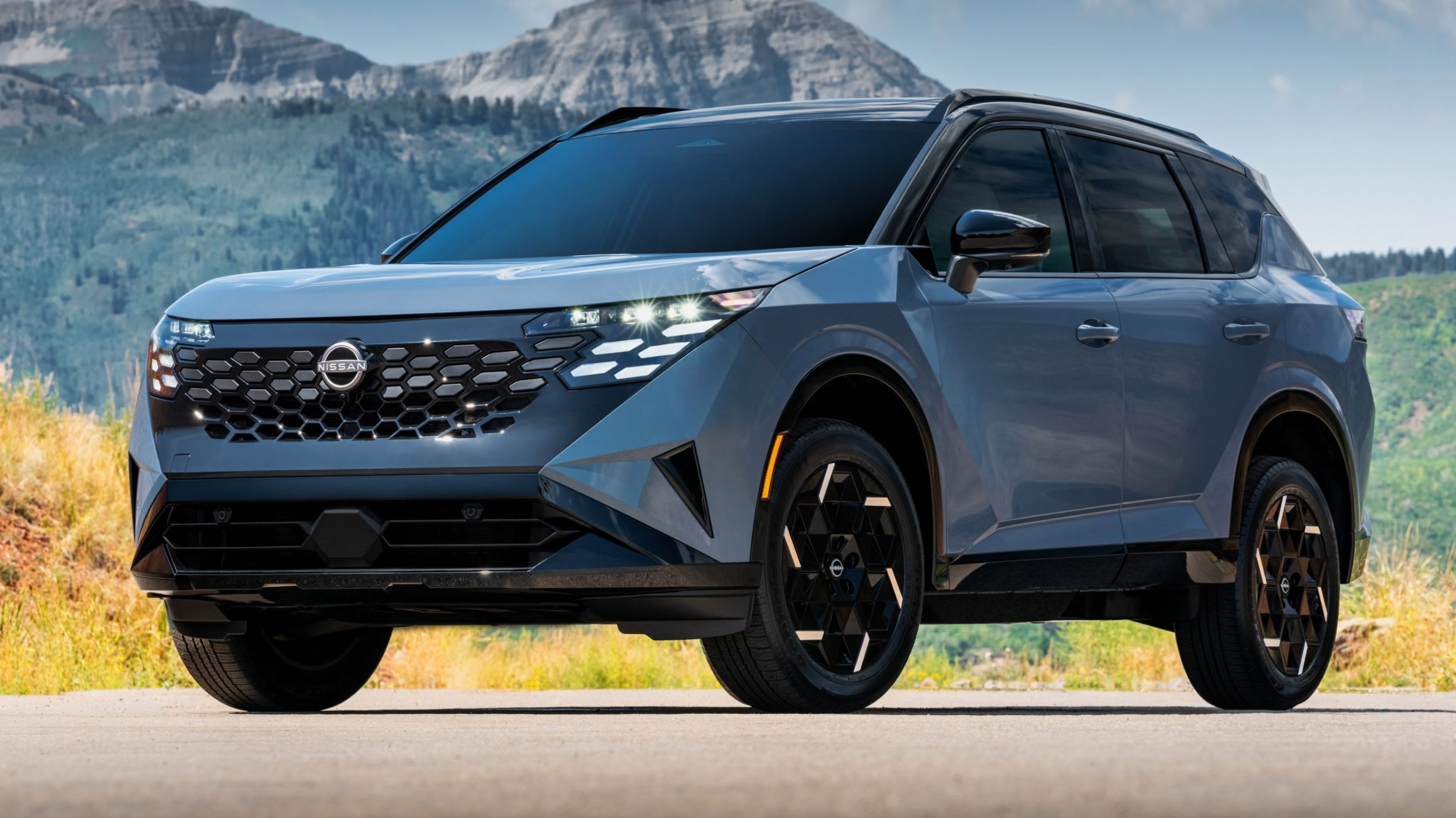 2027 Nissan Rogue Hybrid (2)