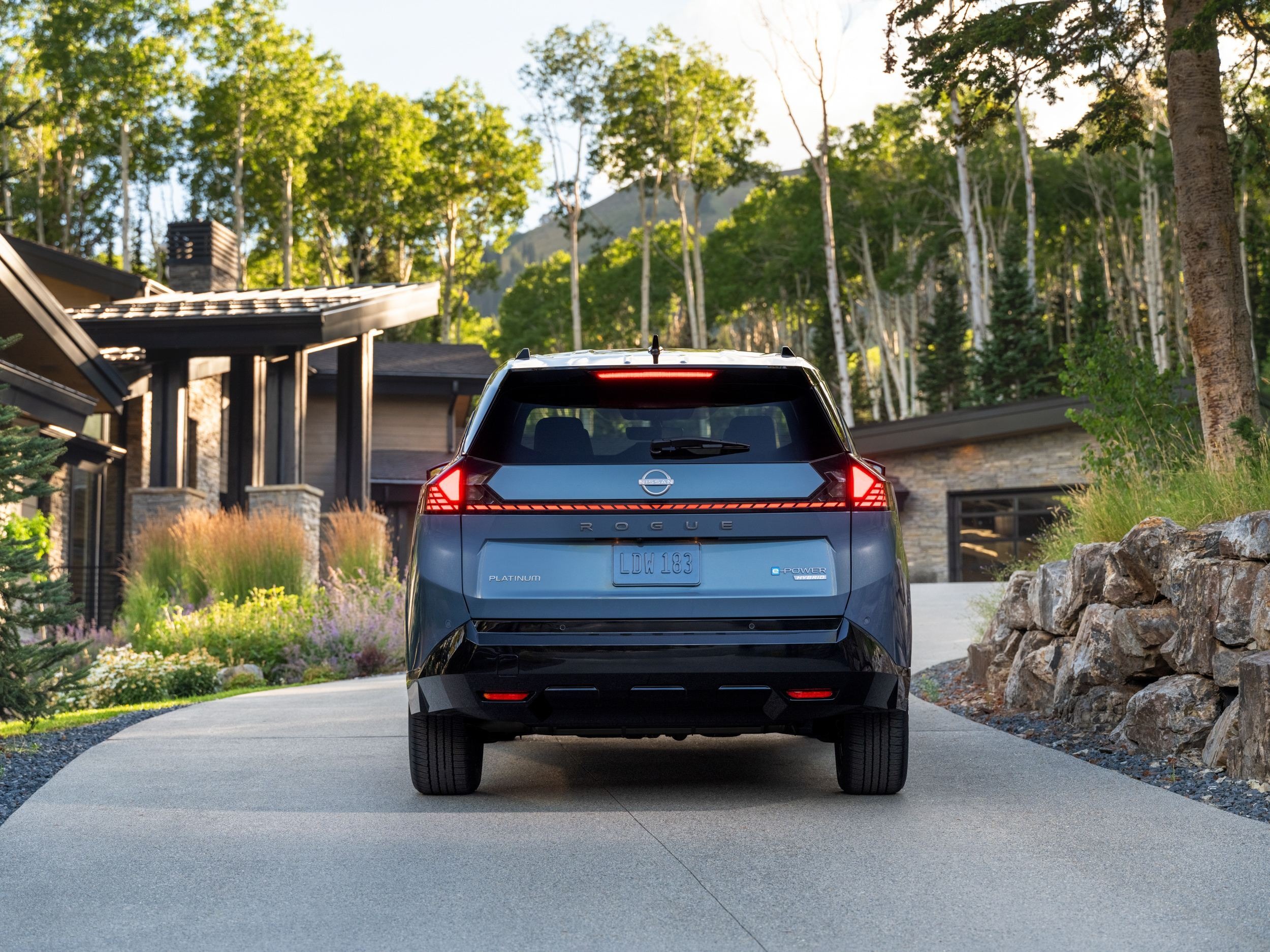 2027 Nissan Rogue Hybrid (21)