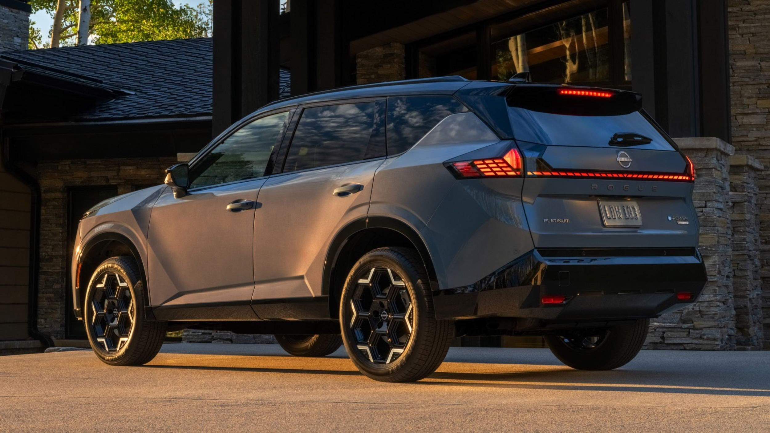 2027 Nissan Rogue Hybrid (22)