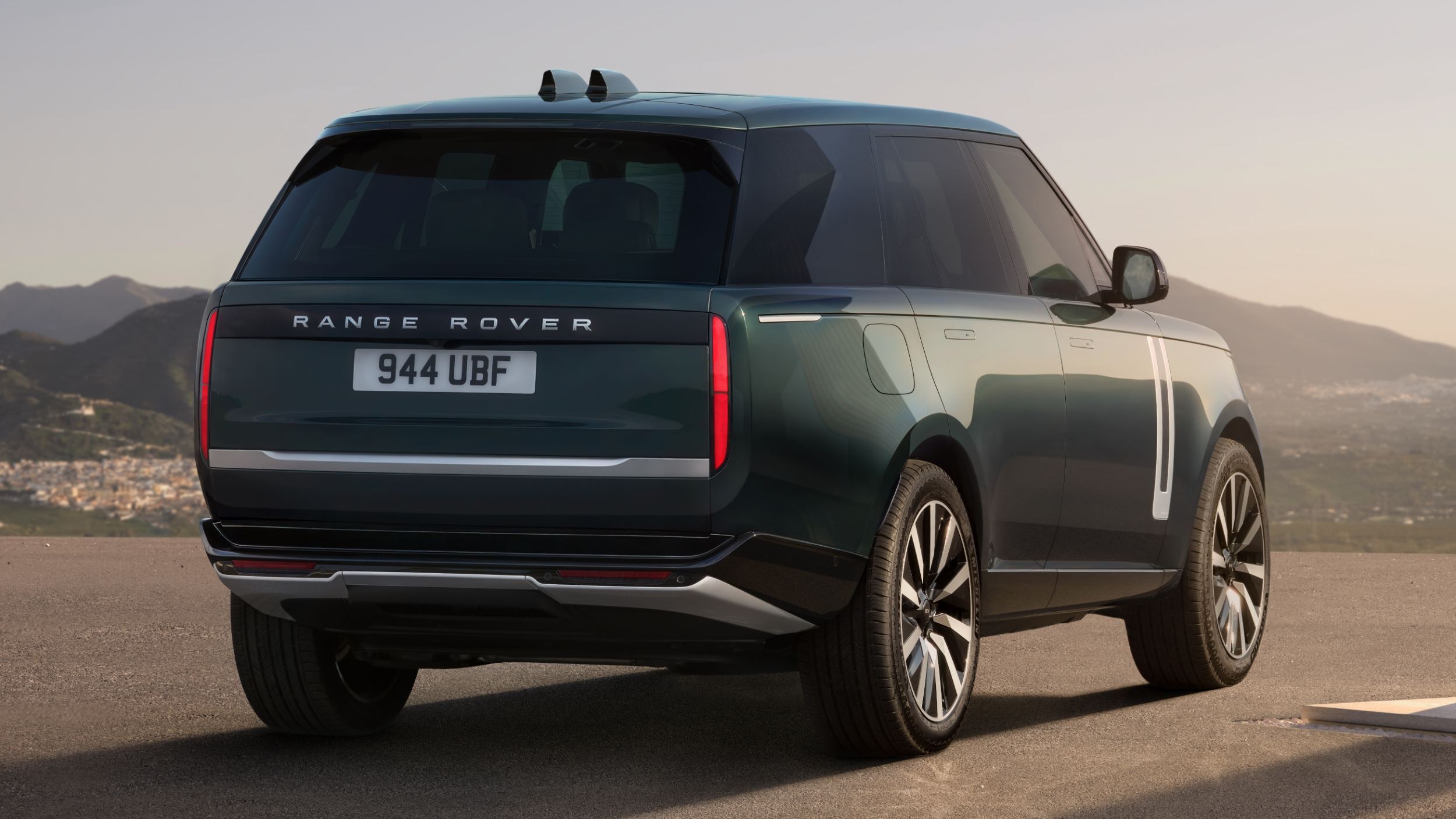 Range Rover Electric - Exterior (10) copy
