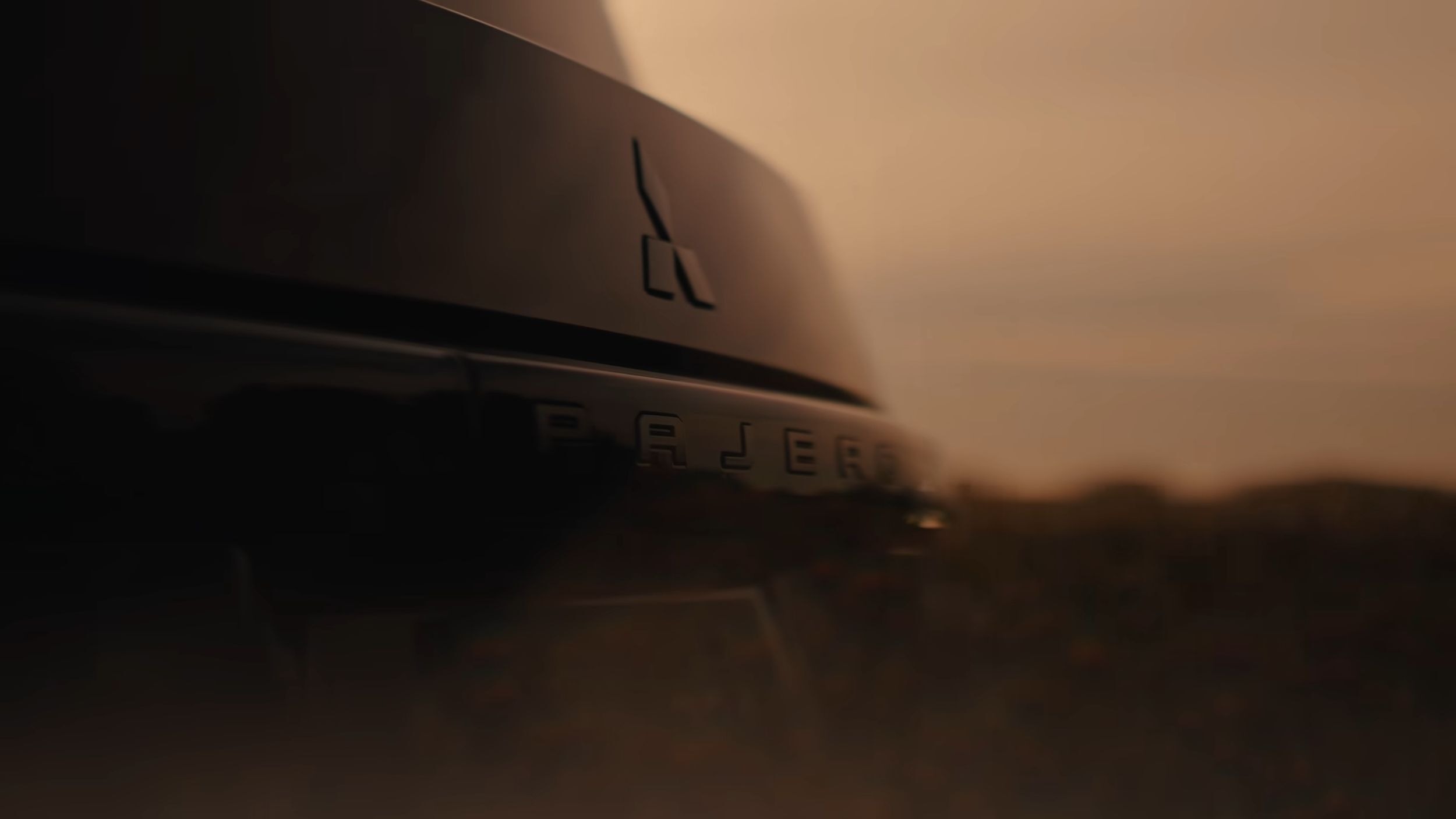 Mitsubishi Pajero Montero Teaser (4)