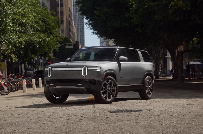 2027 Rivian R1 813 2