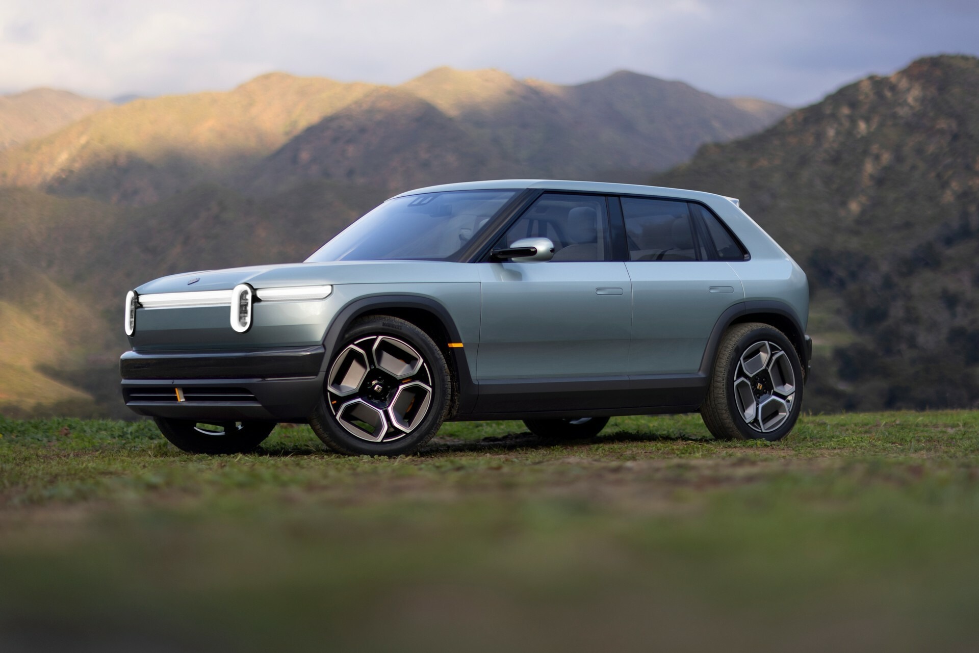Rivian R3 0307 9