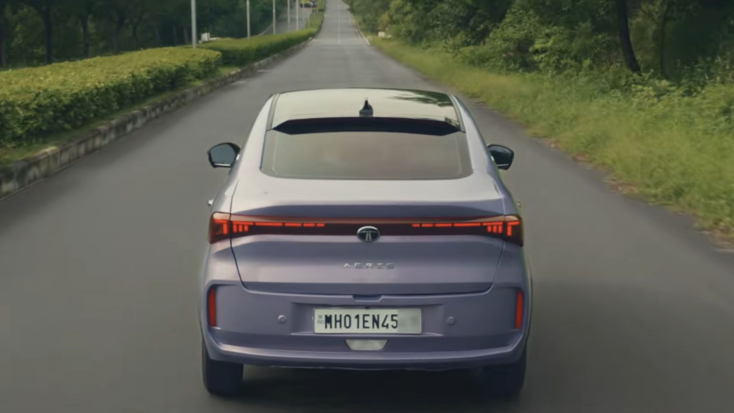 Tata Aeris - India (5)