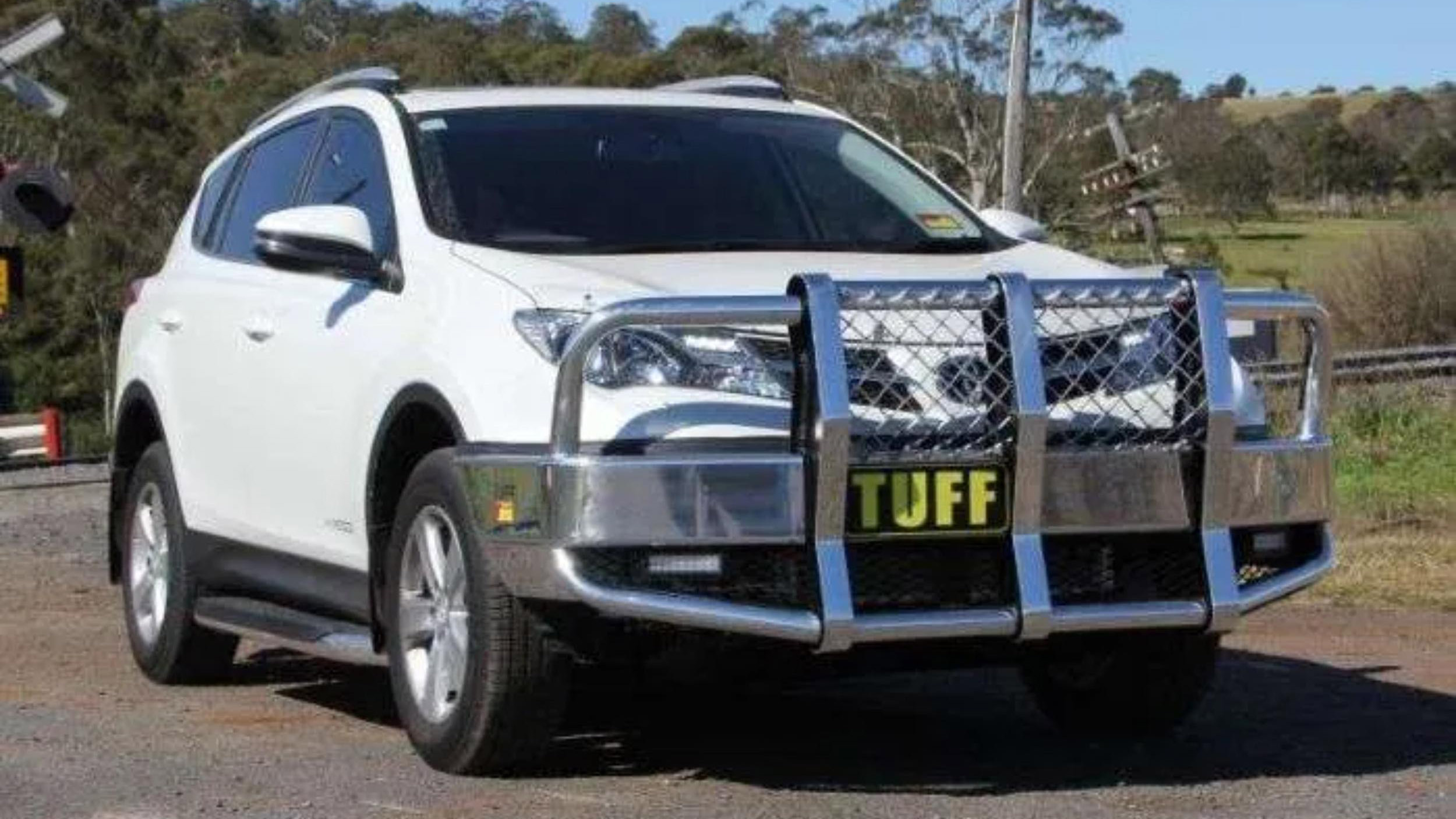 Toyota RAV4 - TUFF Aerostyle Bar (11)