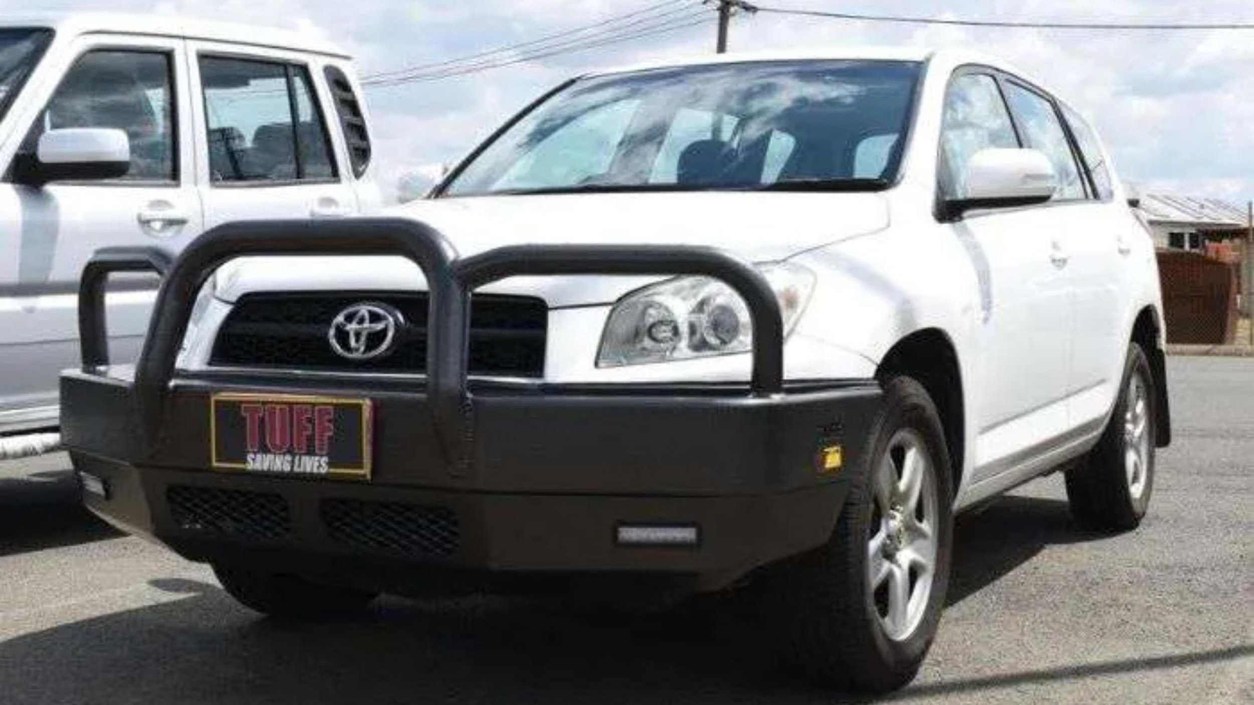 Toyota RAV4 - TUFF Aerostyle Bar (12)