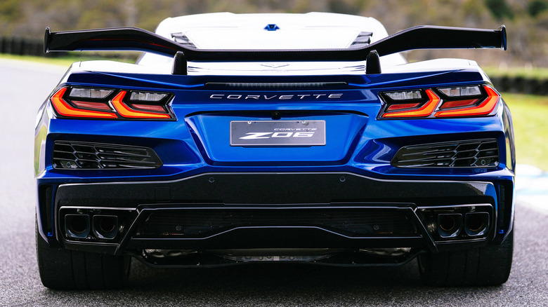 2027-Chevrolet-Corvette-Z06-15-Australia