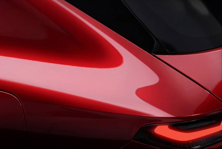 Alfa Romeo New C-SUV Teaser (1)