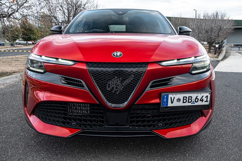 Alfa Romeo Junior Ibrida Review - 09