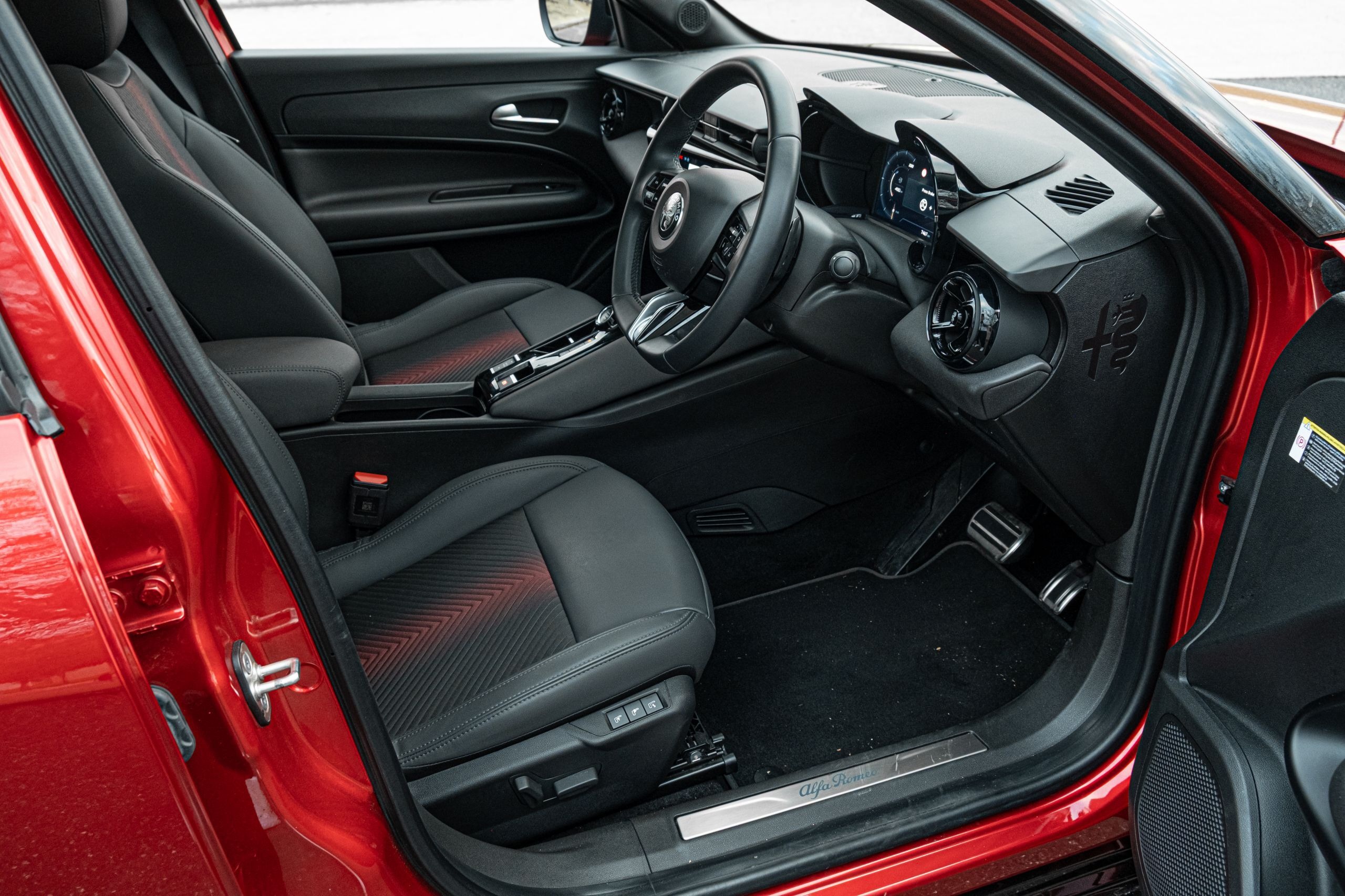 Alfa Romeo Junior Ibrida Review - 36