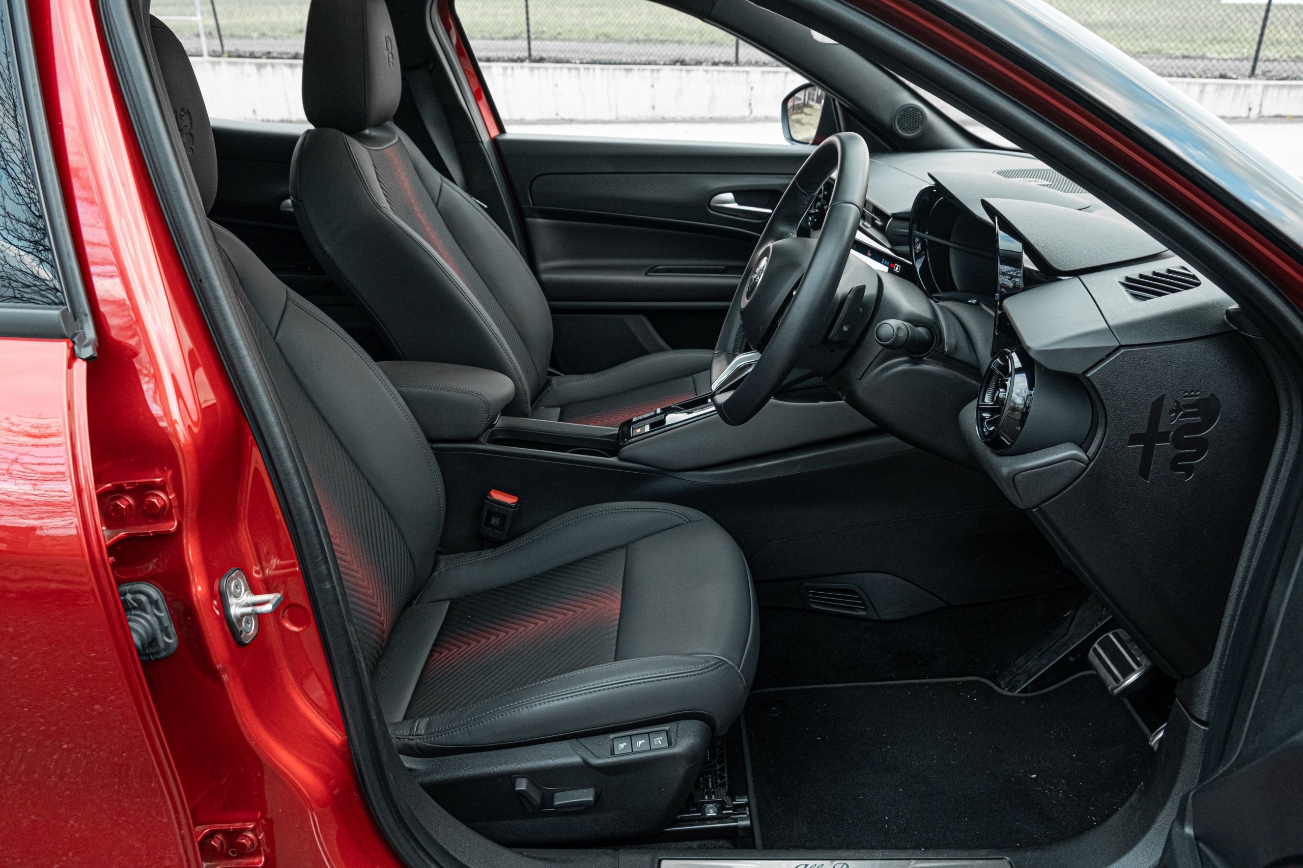 Alfa Romeo Junior Ibrida Review - 37