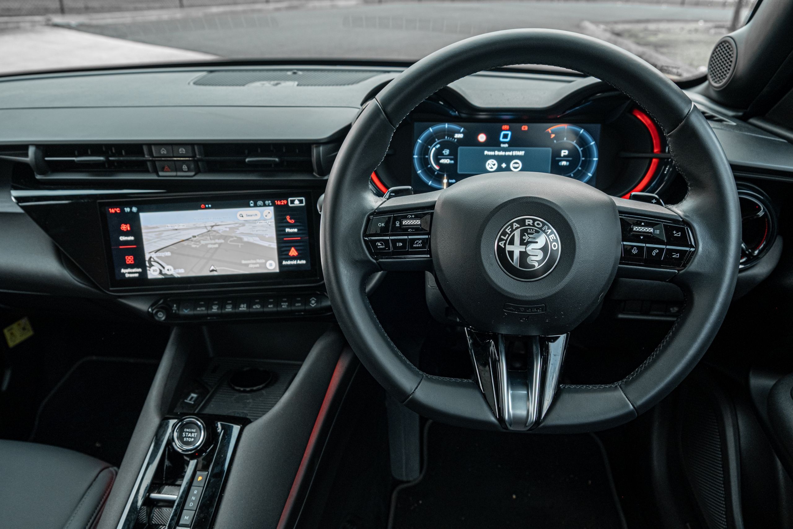 Alfa Romeo Junior Ibrida Review - 45