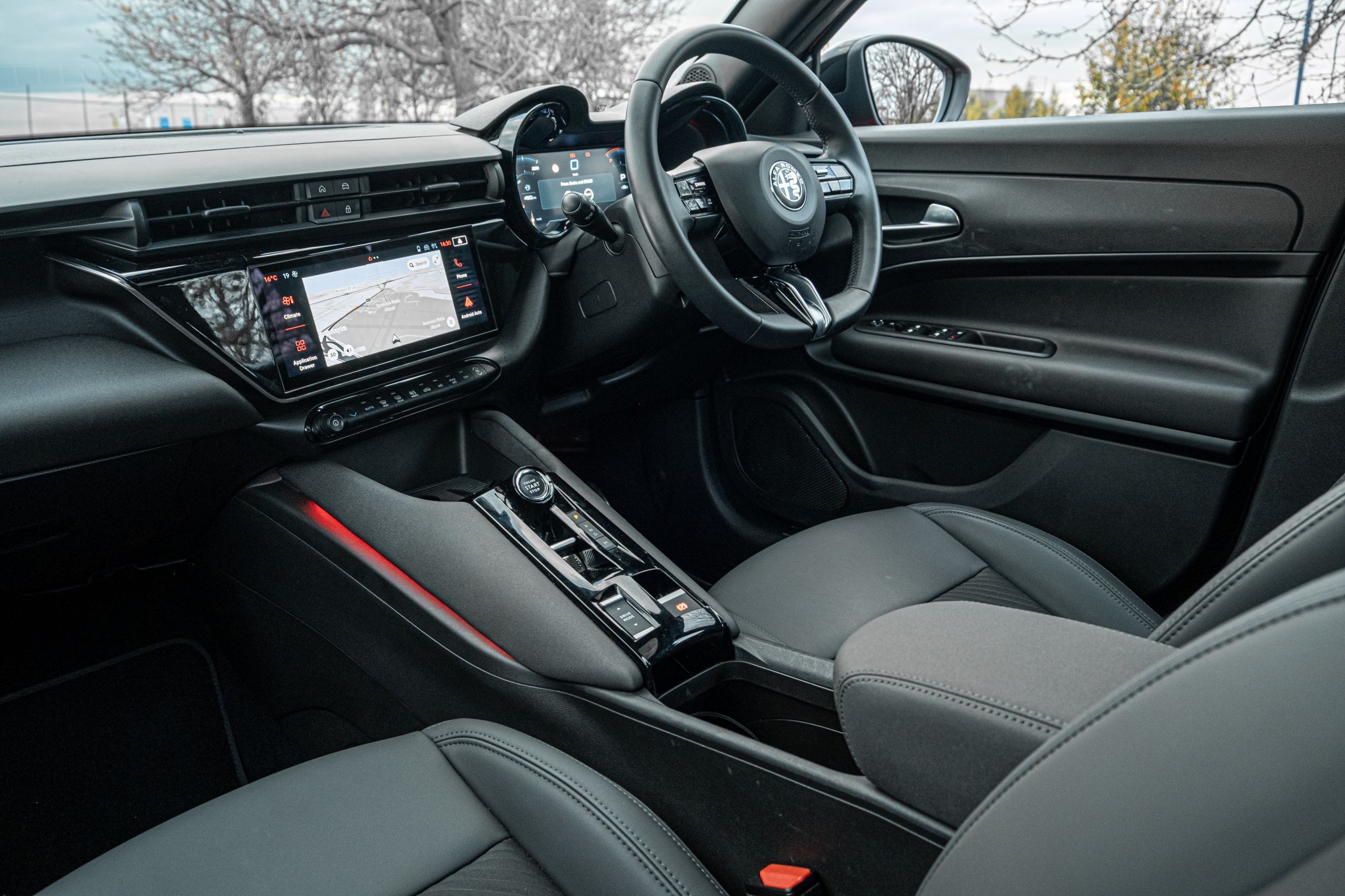 Alfa Romeo Junior Ibrida Review - 50