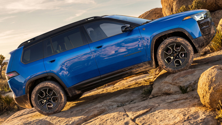 Jeep Cherokee Trailhawk profile