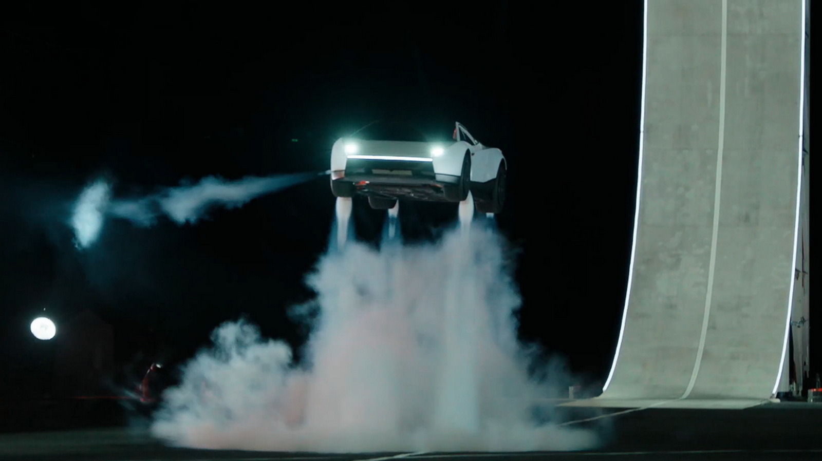 Tesla Roadster jedzie 0-60 w 0,81 sekundy to najnudniejsza rzecz, jaką może zrobić