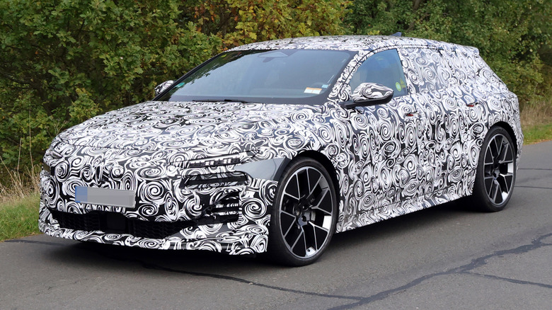A camouflaged prototype of the rumored Audi S6 Avant E-Tron Performance