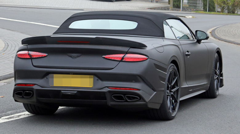 Spy shot of a Bentley Supersports convertible prototype