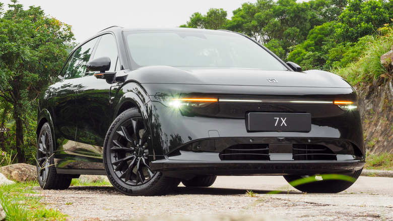 A black Zeekr 7X in Hong Kong