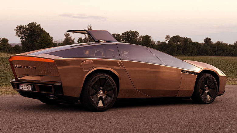 A rear three-quarters view of the Peralta S highlighting its shiny copper bodywork.