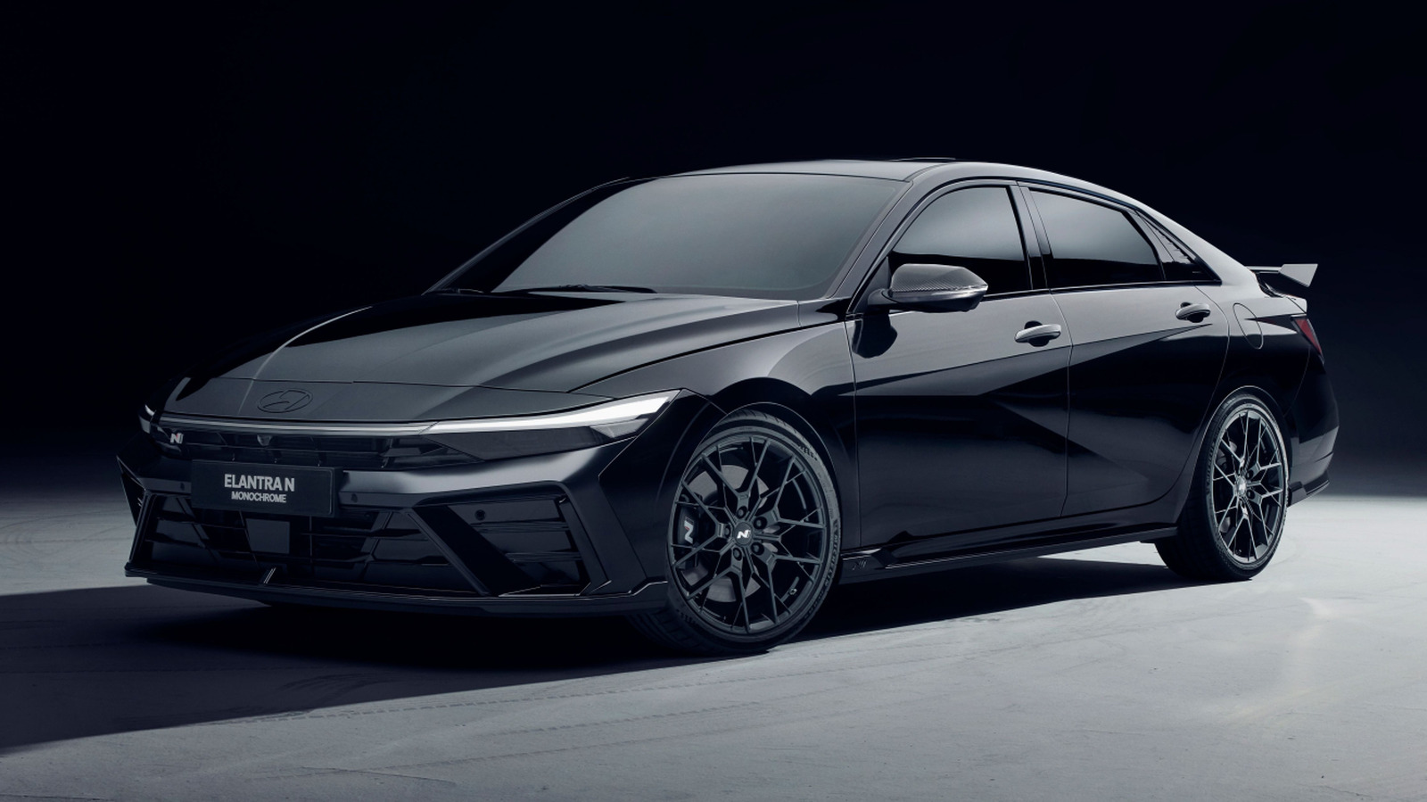 Hyundai Elantra N Monochrome – dla kierowców, którzy nie lubią przyciągać uwagi