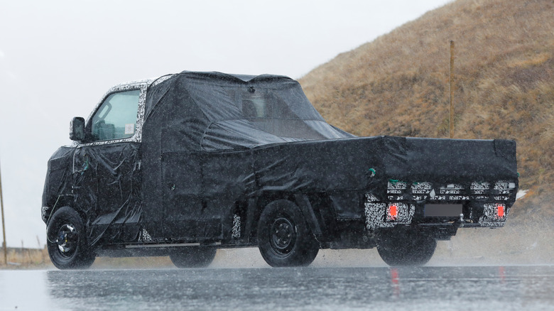 The rear of the new Hyundai Porter with a large bed