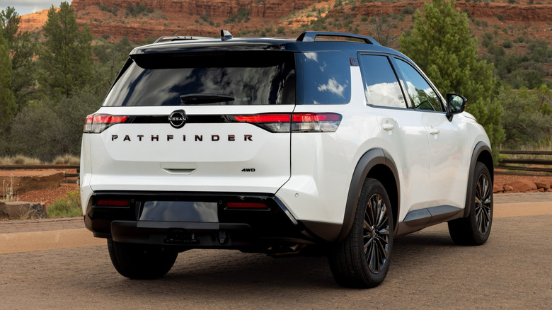 Rear shot of a 2027 Nissan Pathfinder Special Edition