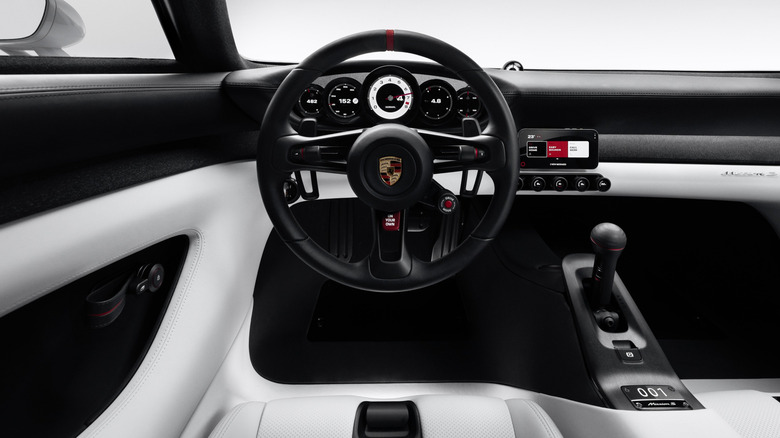 Porsche's Mission S has a driver-focused interior