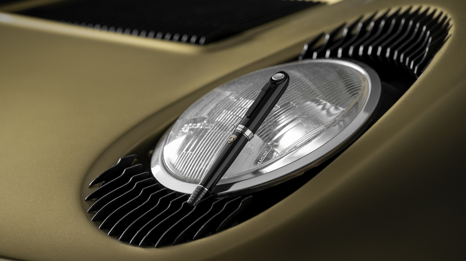 Ten tribut Lamborghini Miura ma działający reflektor, ale to nie samochód