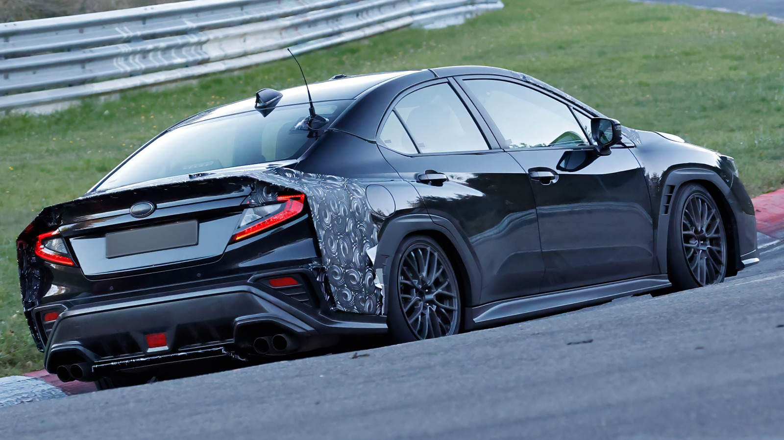 Dziwny prototyp Subaru WRX wygląda jak szalony longtail