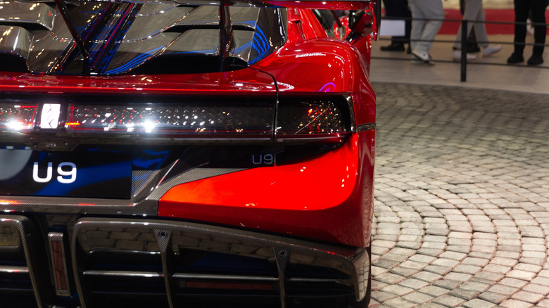 Rear shot of the Yangwang U9 focused on the lights