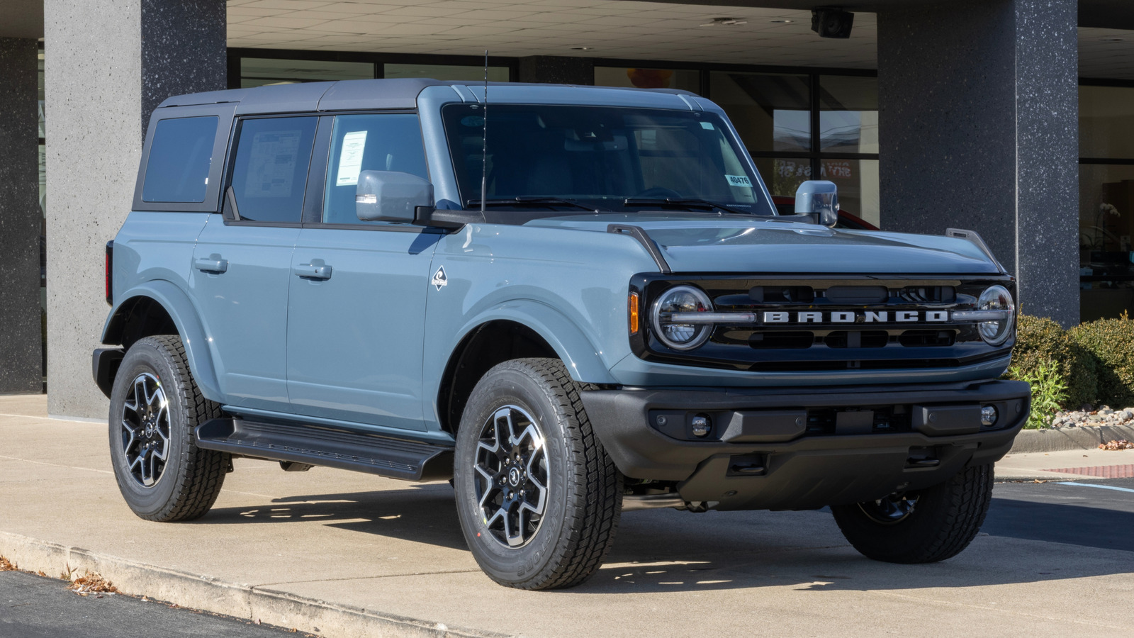 Silniki Ford EcoBoost mogą pracować na zwykłej benzynie, ale paliwo premium ma swoje zalety