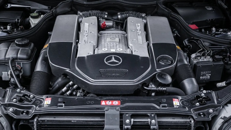V8 engine from a Mercedes CLK DTM AMG