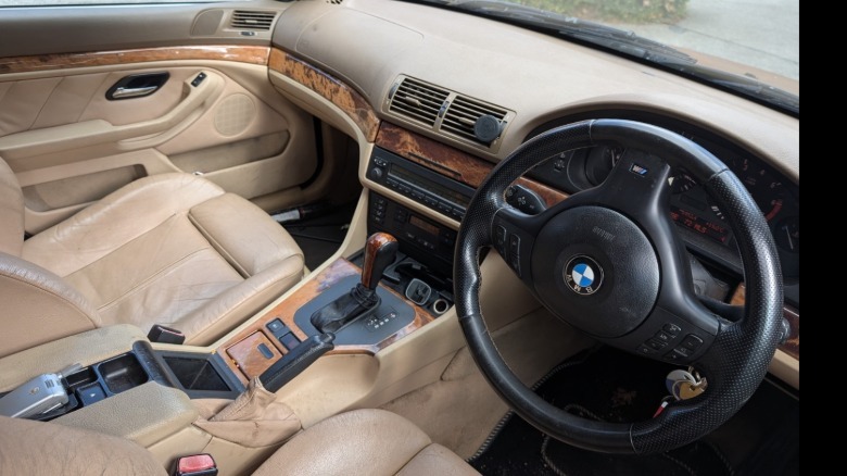The interior of the used E39 BMW 5-Series Touring