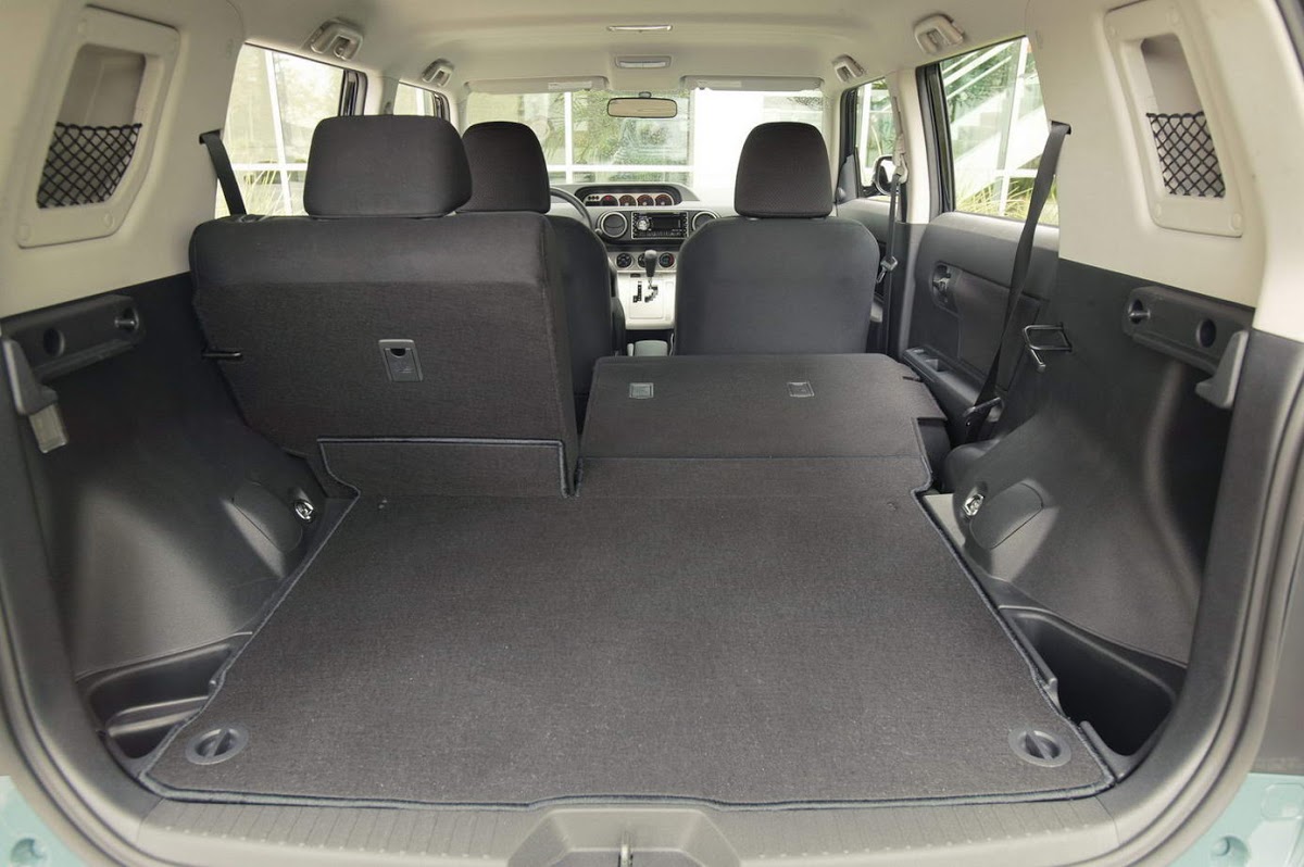 Scion xb салон