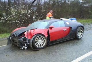  Ouchhh… First public Bugatti Veyron crash