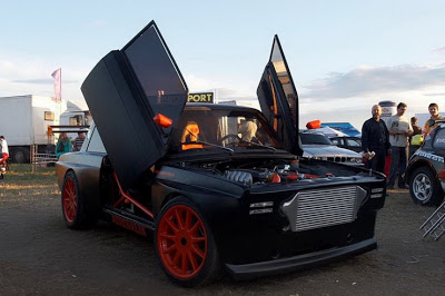  One Hell Of A Pimped Lada 2105