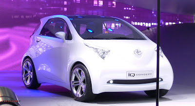  Frankfurt: Toyota iQ Concept – Mini Prius, Anti-Smart