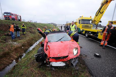  Ferrari F430 Spider Bites The Dust, Luckily Passengers Survive