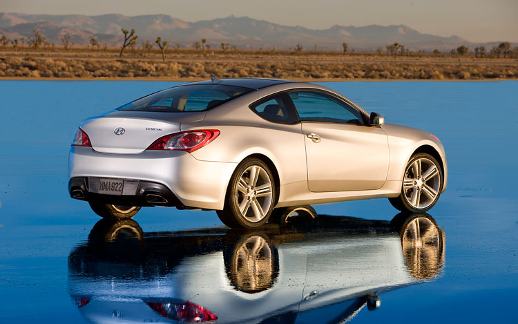 Hyundai Genesis Coupe Official Details: With 300 Hp 3.8 V6 & 212 Hp 2 ...