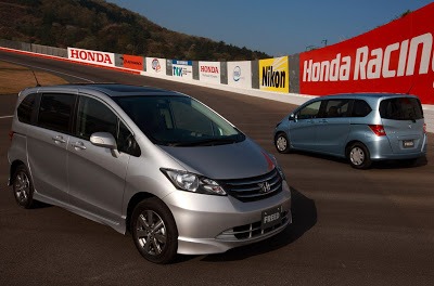 2009 Honda Freed: 5-8 Seater Minivan Version of Jazz / Fit