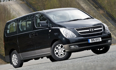  Hyundai i800: New 8-Seater Full-Size Minivan