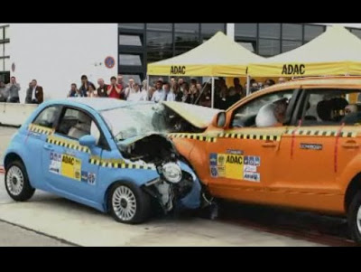  Video: Audi Q7 vs Fiat 500 Crash Test from ADAC