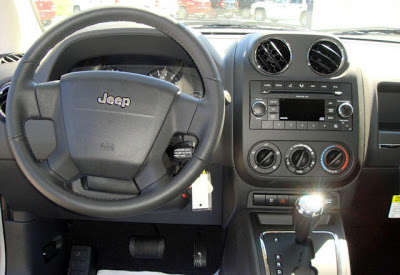  2009 Jeep Patriot & Compass with New Interior Revealed Through Dealer Ads