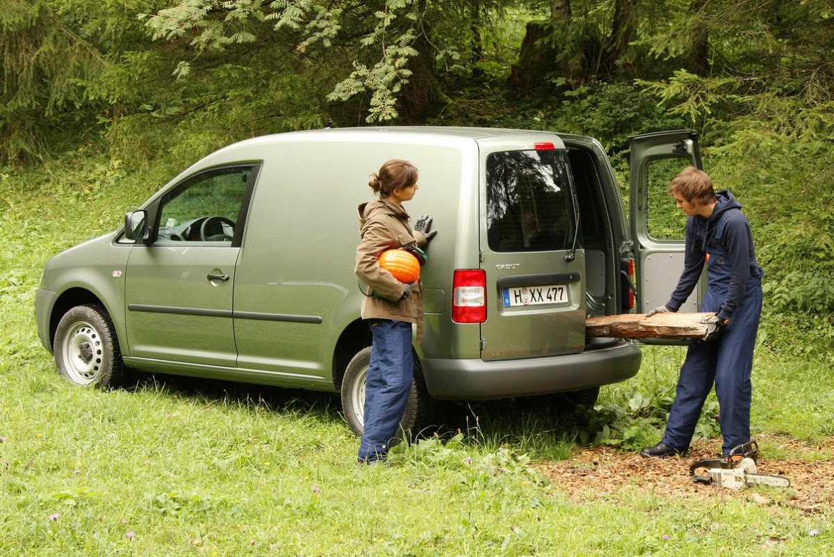 Won Duizeligheid enthousiast VW Presents First Ever Caddy with Four Wheel Drive | Carscoops