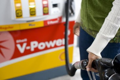  Oil Falls Below $70 a Barrel: Have Gas Prices Gone Down in Your Country?